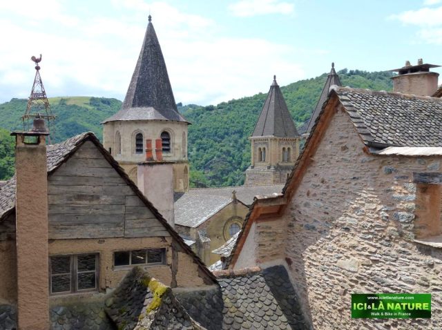 09-cathedral-camino-conques