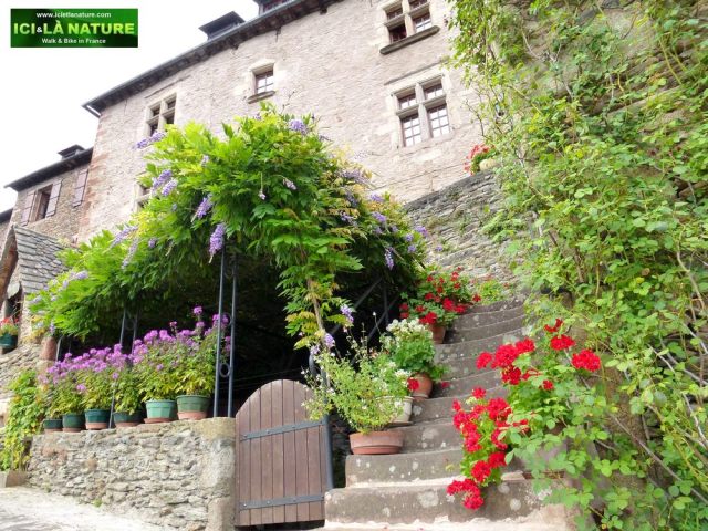 16-hiking-camino-in-france-conques