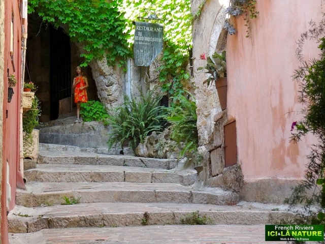 09- old village provence